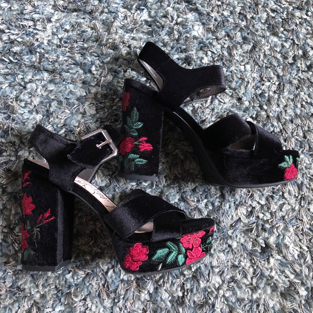 chunky black heels